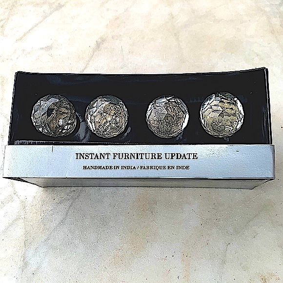 INSTANT FURNITURE UPDATE KNOBS PULLS CLEAR GLASS SILVER SET OF 4 NIB - Picture 8 of 9